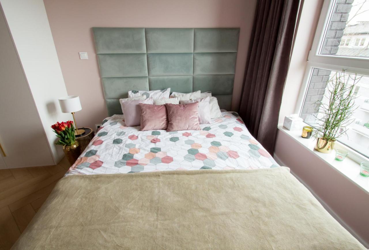 Nowy Apartment Przy Placu Szembeka Warsaw Exterior photo