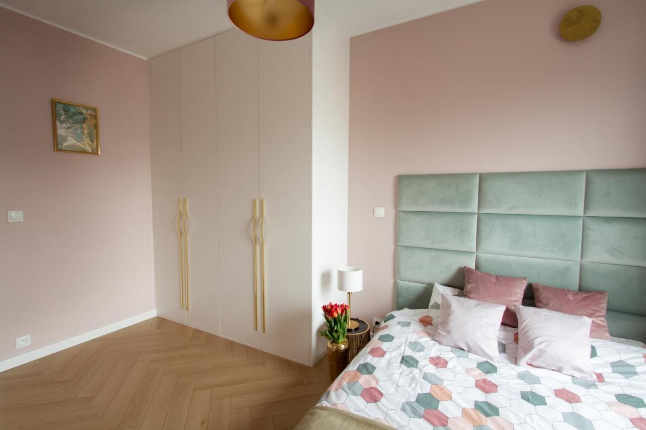 Nowy Apartment Przy Placu Szembeka Warsaw Exterior photo